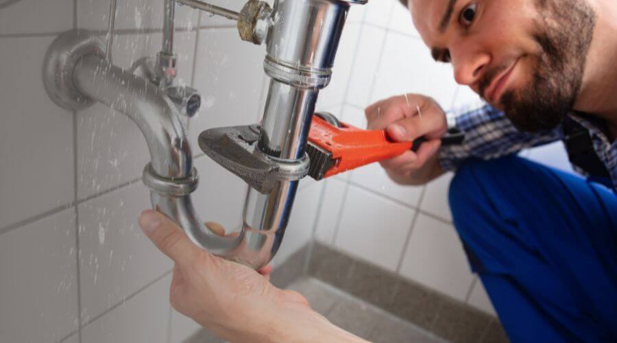 Expert burst pipe repair services in Holdingford, MN